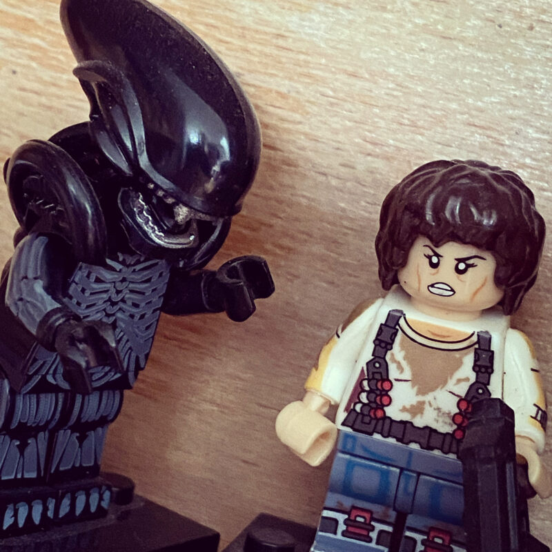 Ripley and Alien lego figures